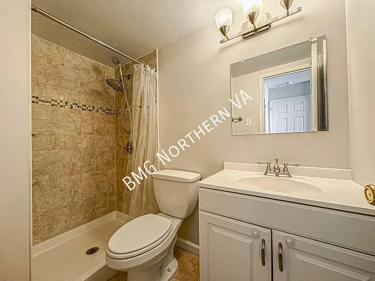 3100 S Manchester St #811 — Photo 15