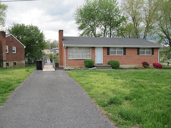 2nd image of 5936 Plantation Cir