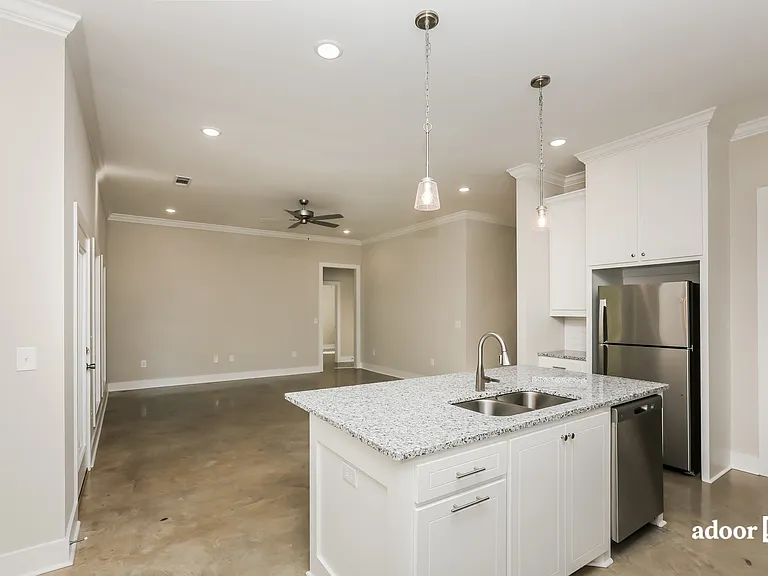 136 Shelby Mae Cir — Photo 2