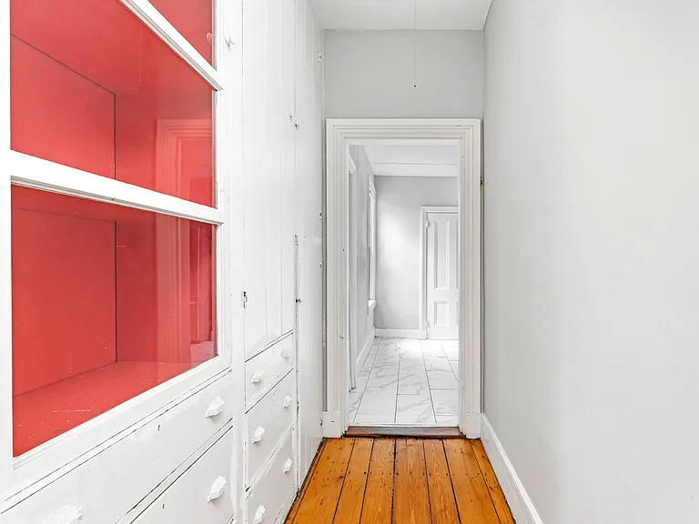 104 Sheldon St — Photo 8