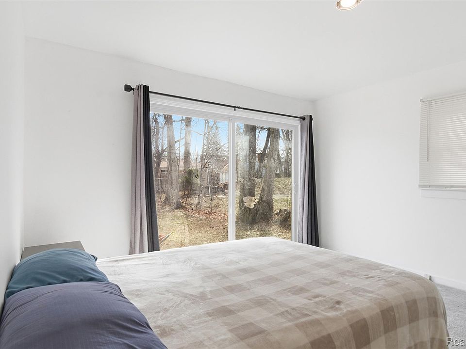 297 Starr Ave, photo 9