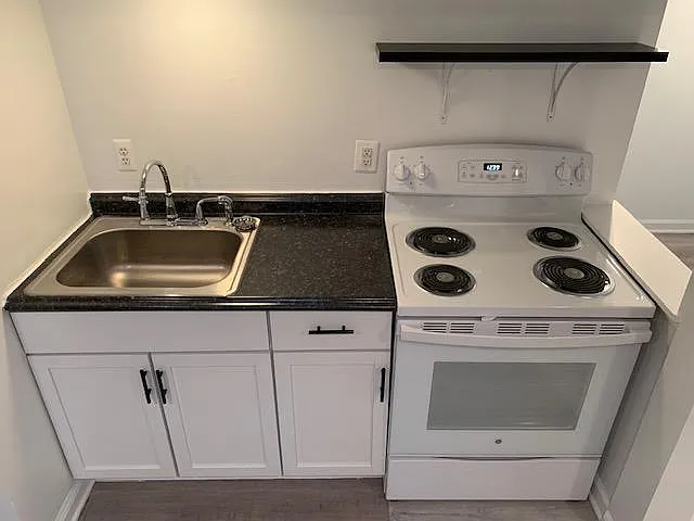 406 N Hamilton St — Photo 4
