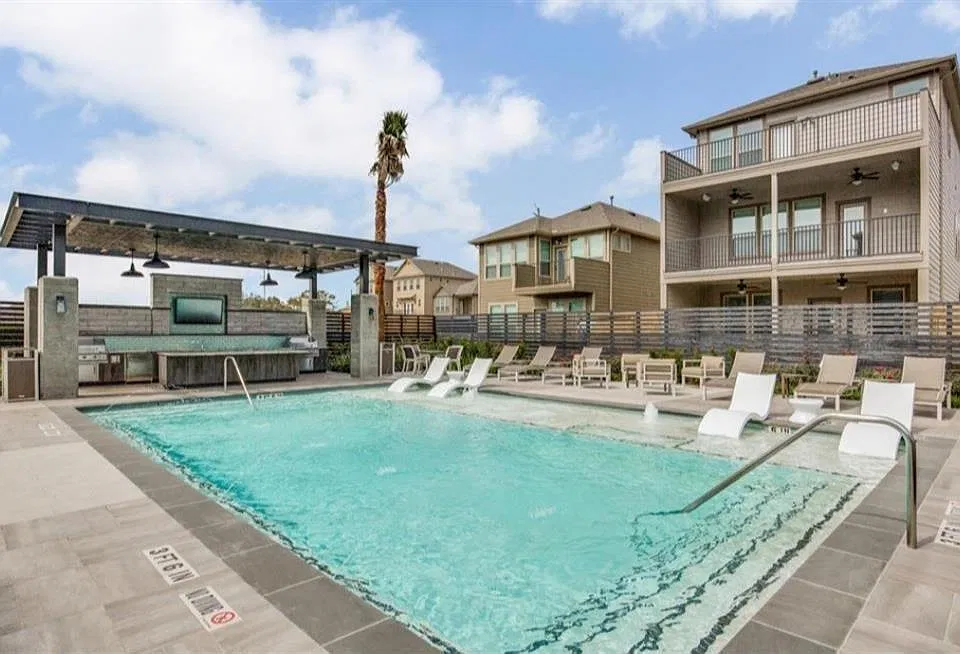 8656 Hollyoaks Creek Ln