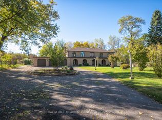805 Centre Rd, Hamilton, ON L8N2Z7