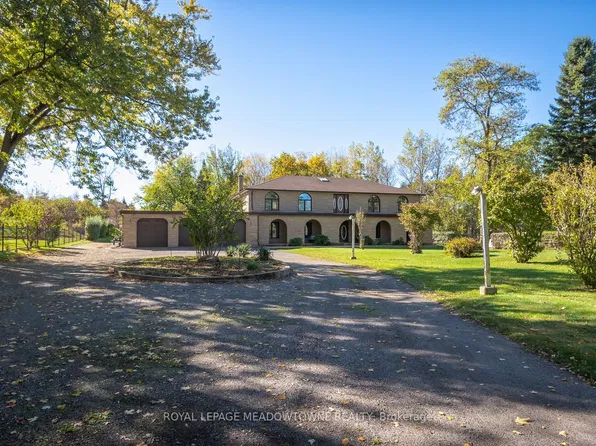 805 Centre Rd, Hamilton, ON L8N 2Z7