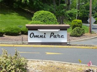56 Omni Parc Dr, Nanuet, NY