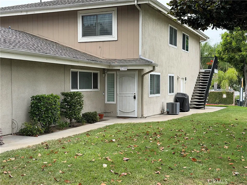 2 bed, 836 sqft, $2,500 — Photo 2