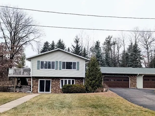 2204 Hillside Drive, Eau Claire, WI 54703