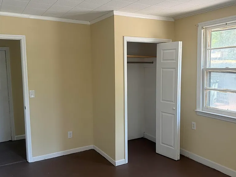 1111 Standish St — Photo 6