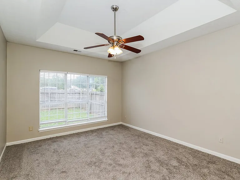 495 Anna Ave — Photo 10
