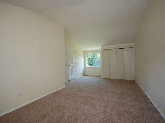 3rd image of 67 Fireside Ln