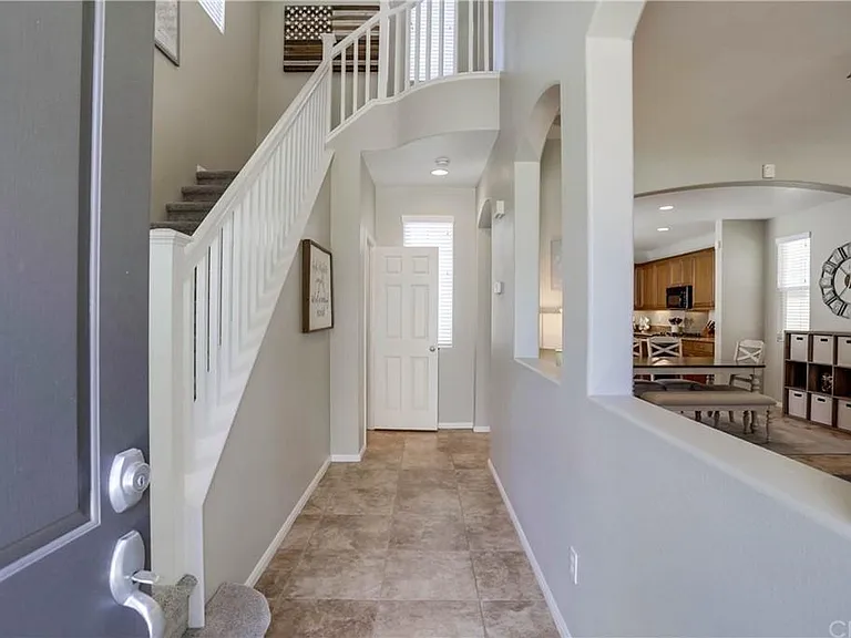 35731 Plume Ln — Photo 2