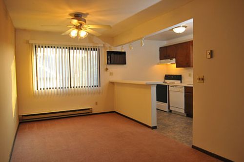 2nd image of 1365 Meadowcreek Dr