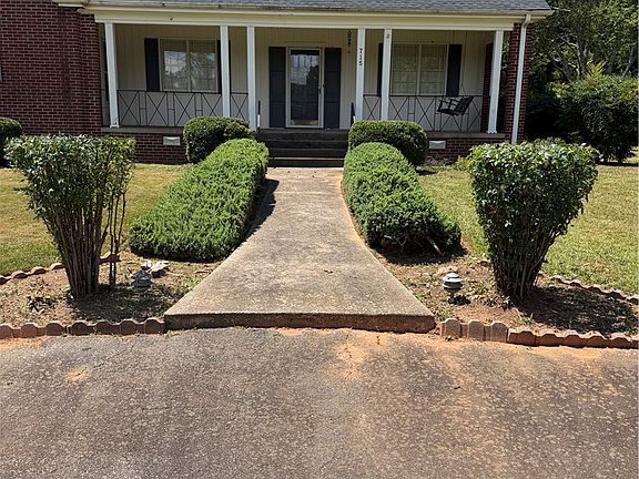 2nd image of 715 Concord Rd