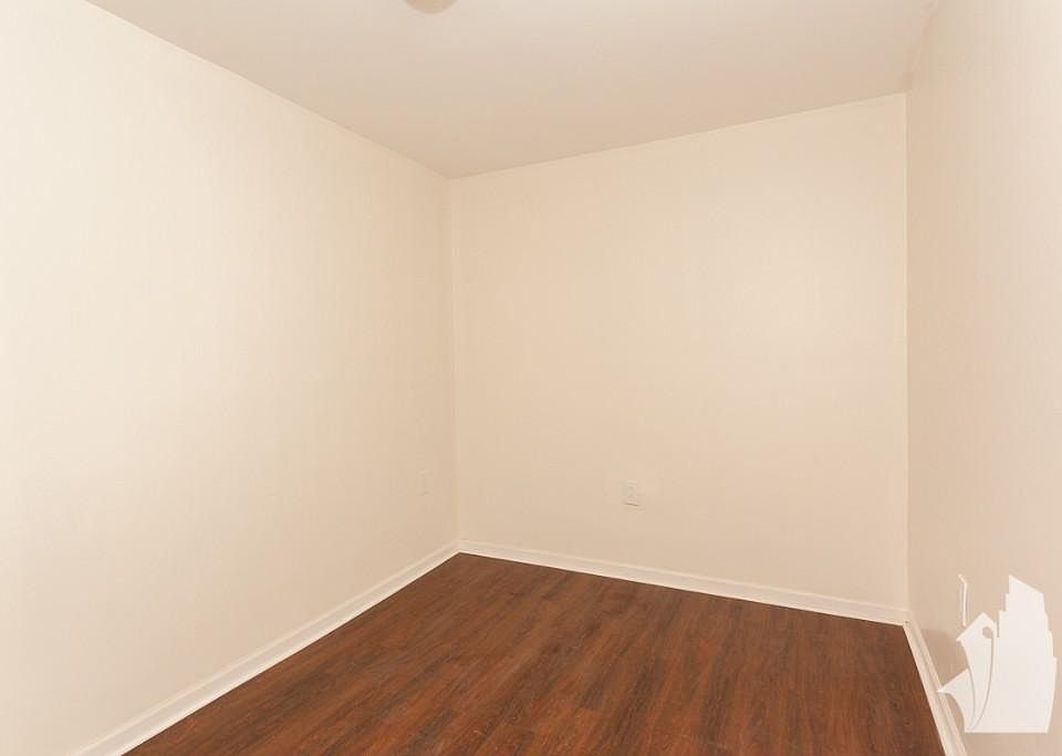 1st image of 3212 N Kenmore Ave #Gcc