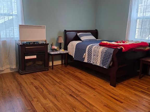 3rd image of 75 Marianna St