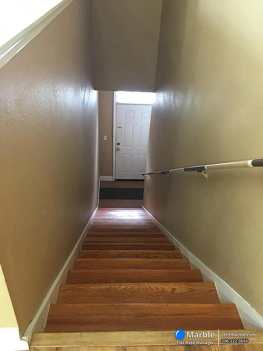 10570 Windsor Lake Ct — Photo 2