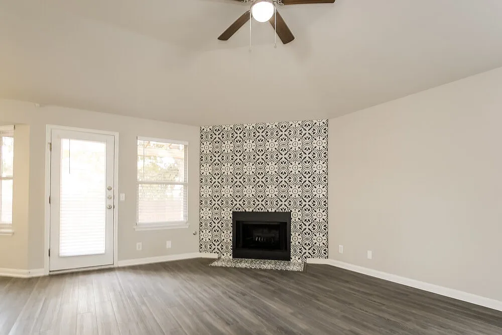 3 bed, 2.0 bath, 1765 sqft, $2,670 — Photo 4
