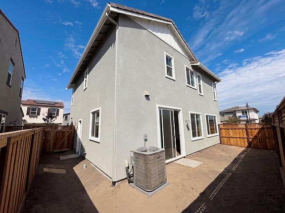 5th image of 16213 Sculptor Ave