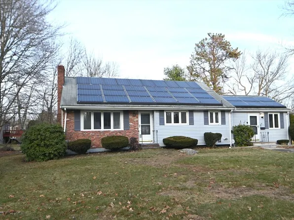 12 College Dr, Brockton, MA 02301