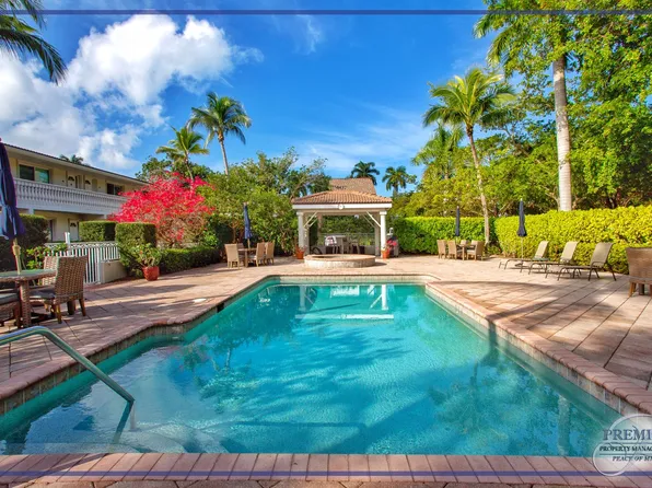 980 7th Ave S APT 103, Naples, FL 34102