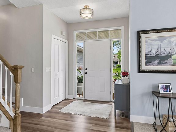 4th image of 17437 Hazel Ct