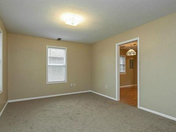 2nd image of 2618 Essex Ave