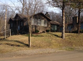 1570 Triangle Lake Rd, Howell, MI 48843