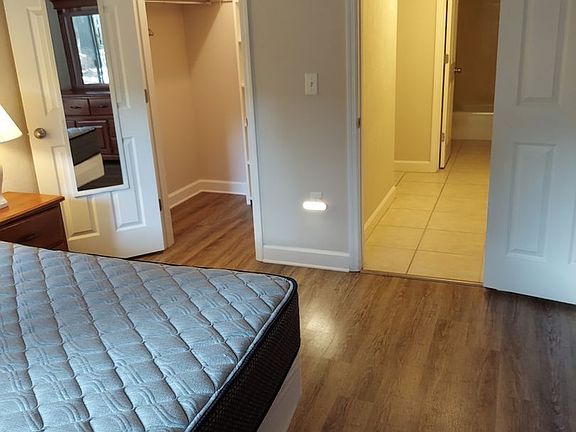 4th image of 1700 SW 16th Ct