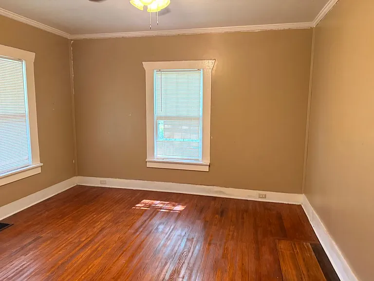 4623 6th Ave — Photo 3