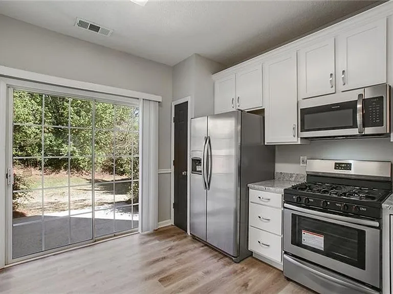 1650 Leyland Dr NW — Photo 5