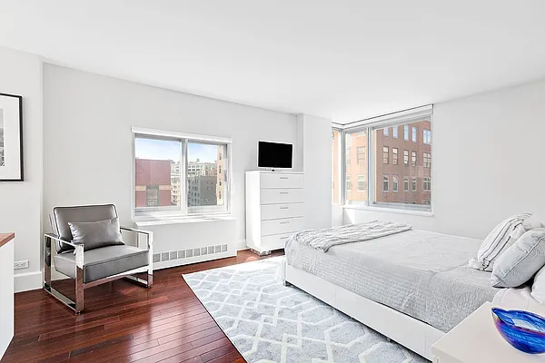 Sold by Compass | media 2