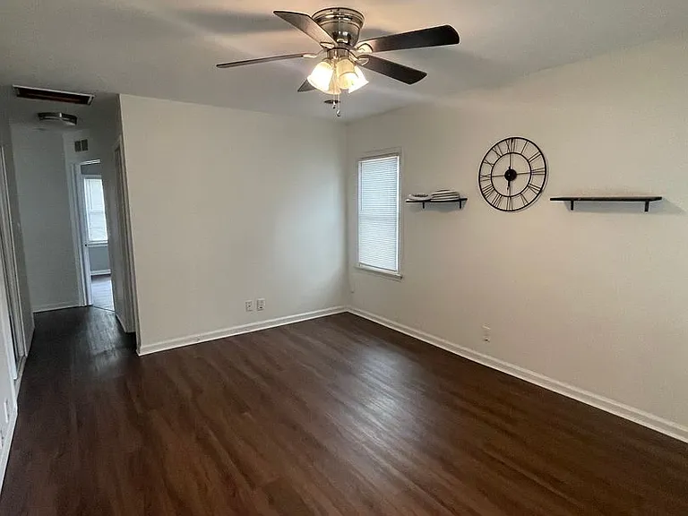 2033 Wrenson St — Photo 5