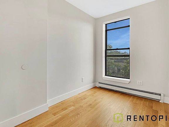 3rd image of 283 Malcolm X Blvd APT 4R