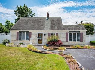 48 Birch Ln, Levittown, NY 11756