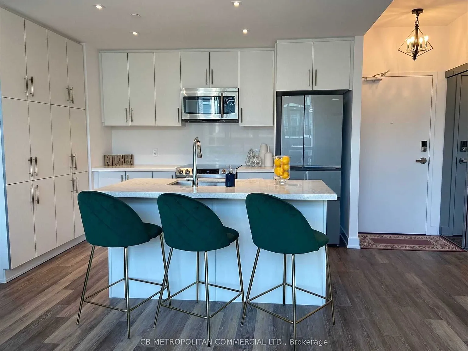3 bed, $2,500 — Photo 1