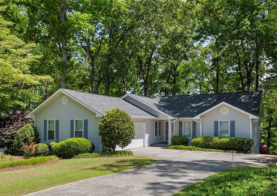 1st image of 520 Arrowhead Dr