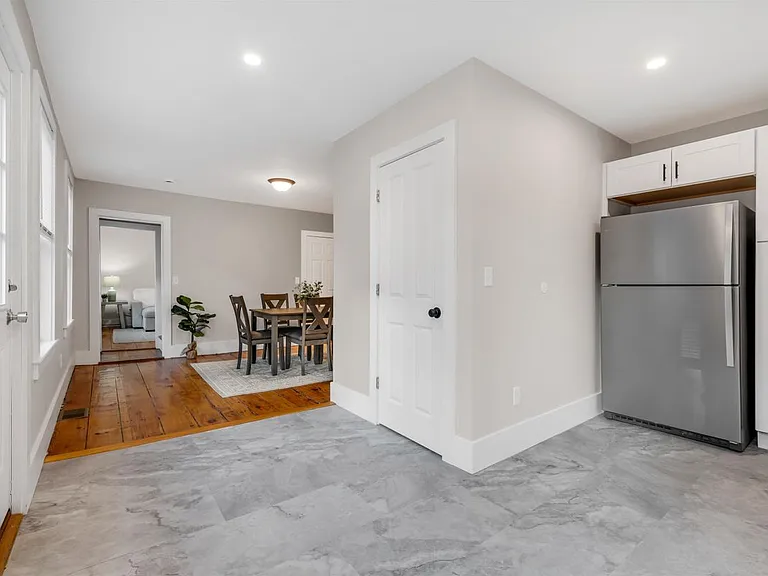 16 Chestnut St — Photo 10