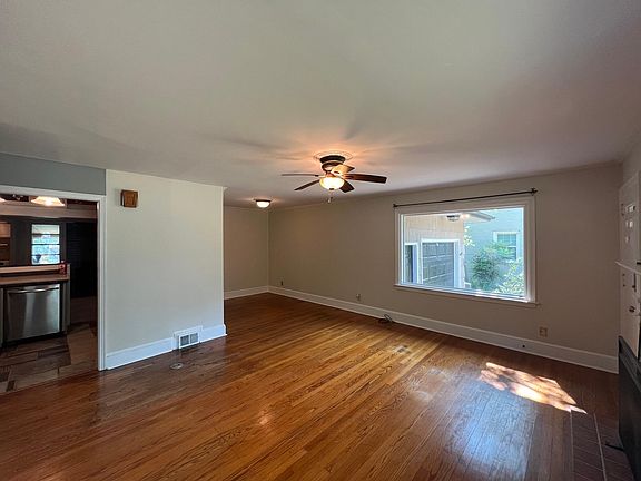 4th image of 421 W Park St