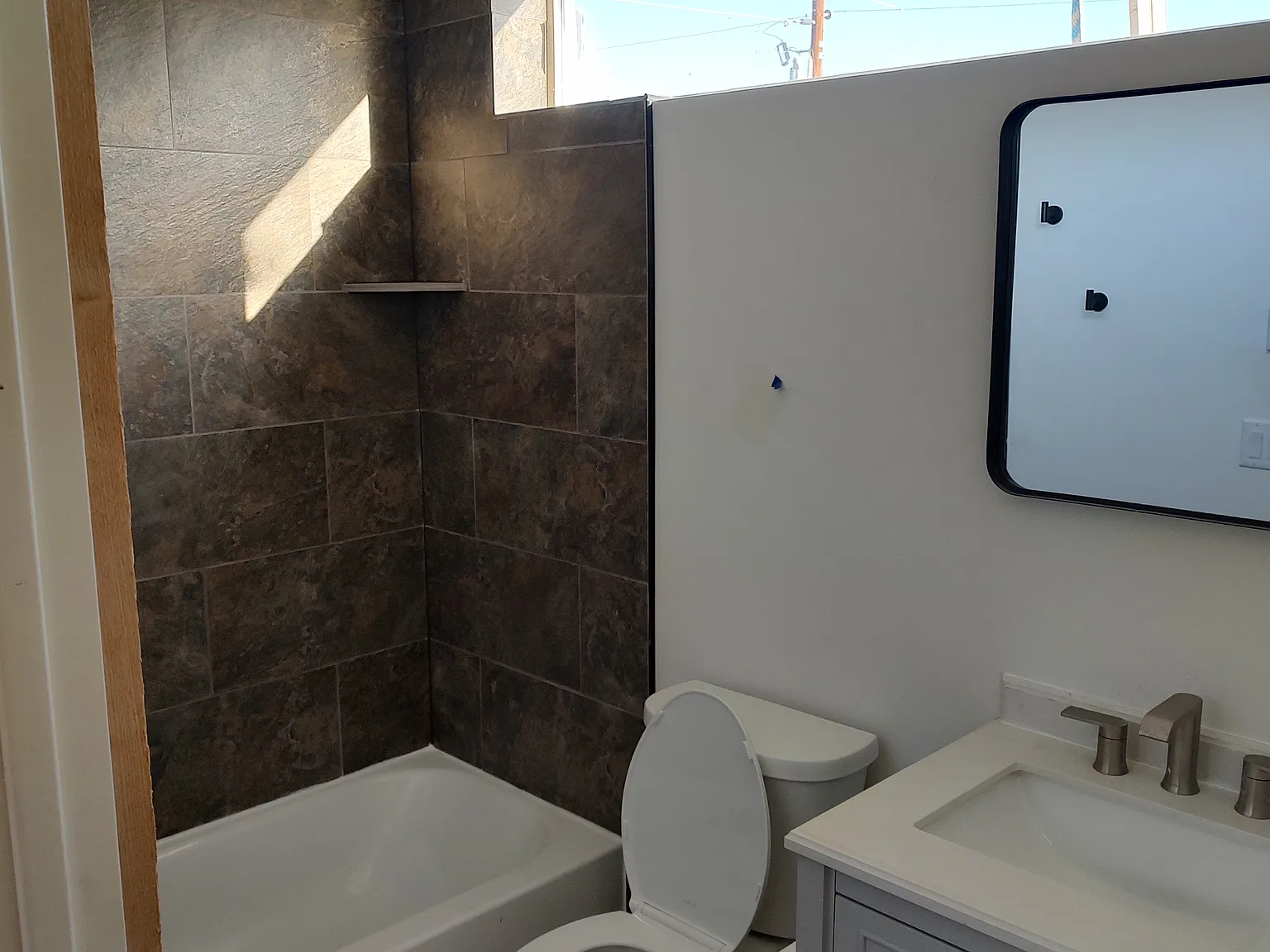 2 bed, 1.5 bath, 1000 sqft, $2,300 — Photo 4