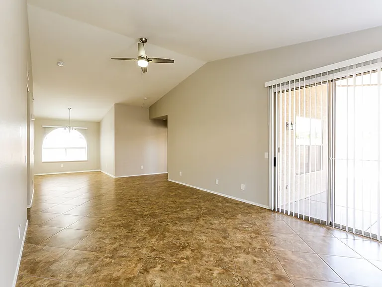 1058 S Sierra St — Photo 5