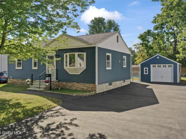 22 Vics Court, Albany, NY 12205