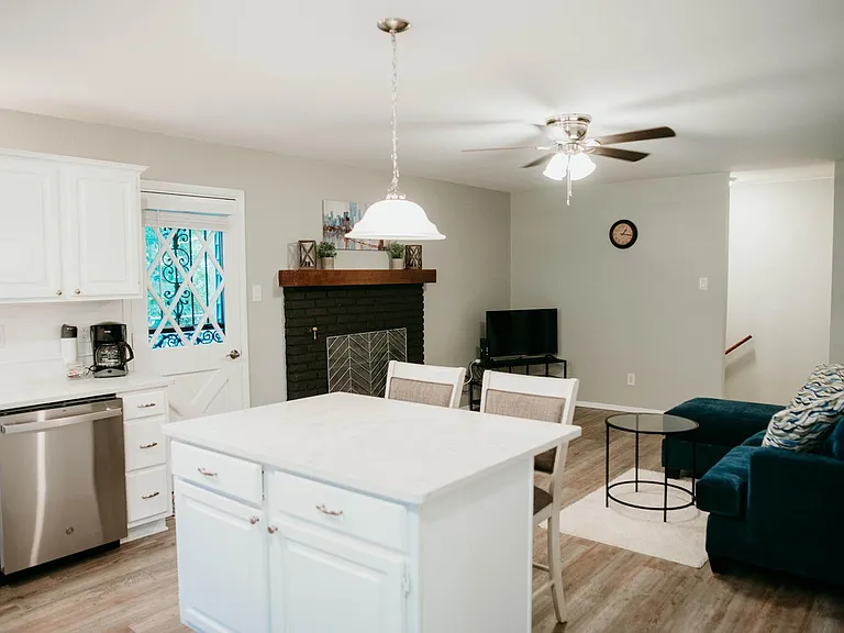 19 Del Tara Dr — Photo 6
