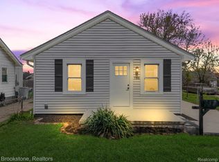 156 W Brickley Ave, Hazel Park, MI 48030