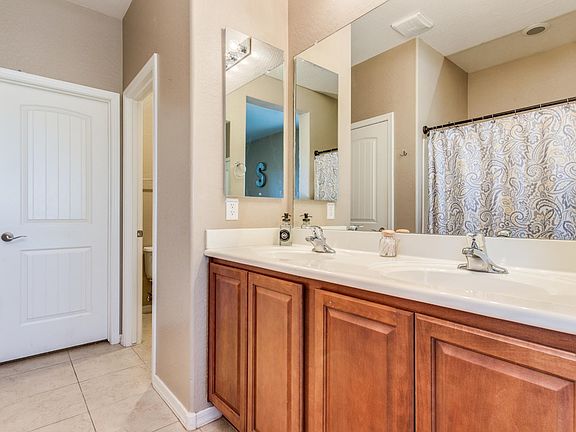 3rd image of 34494 N Mirandesa Dr