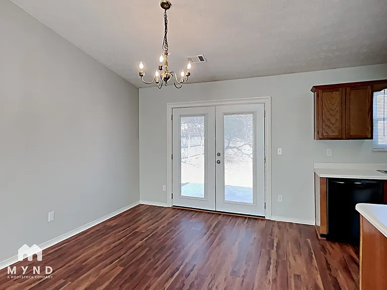6454 Eastbriar Dr — Photo 8