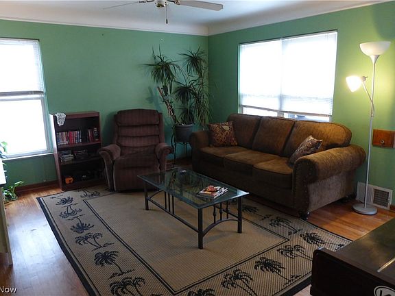 2nd image of 23620 Hartland Dr