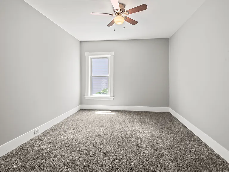 174 Cartier St #3 — Photo 15