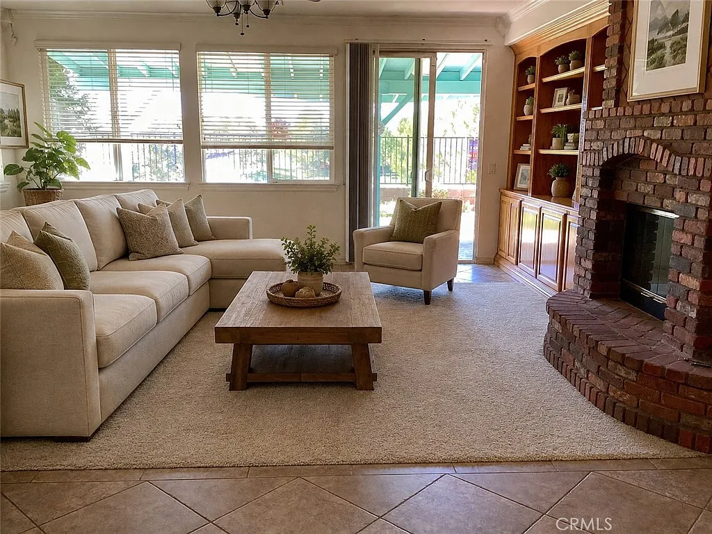3 bed, 2787 sqft, $4,000 — Photo 1