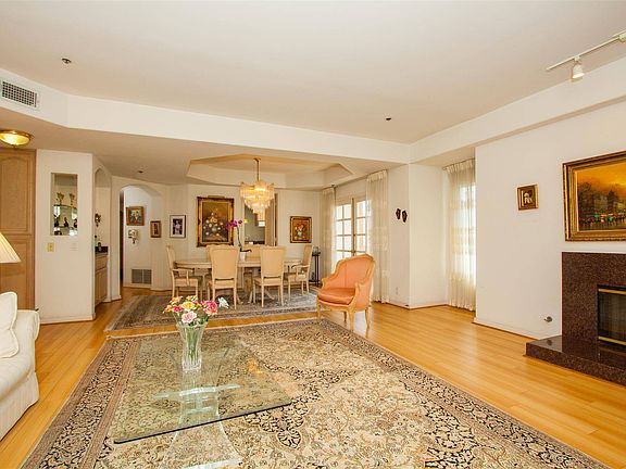 5th image of 120 S Palm Dr APT 202